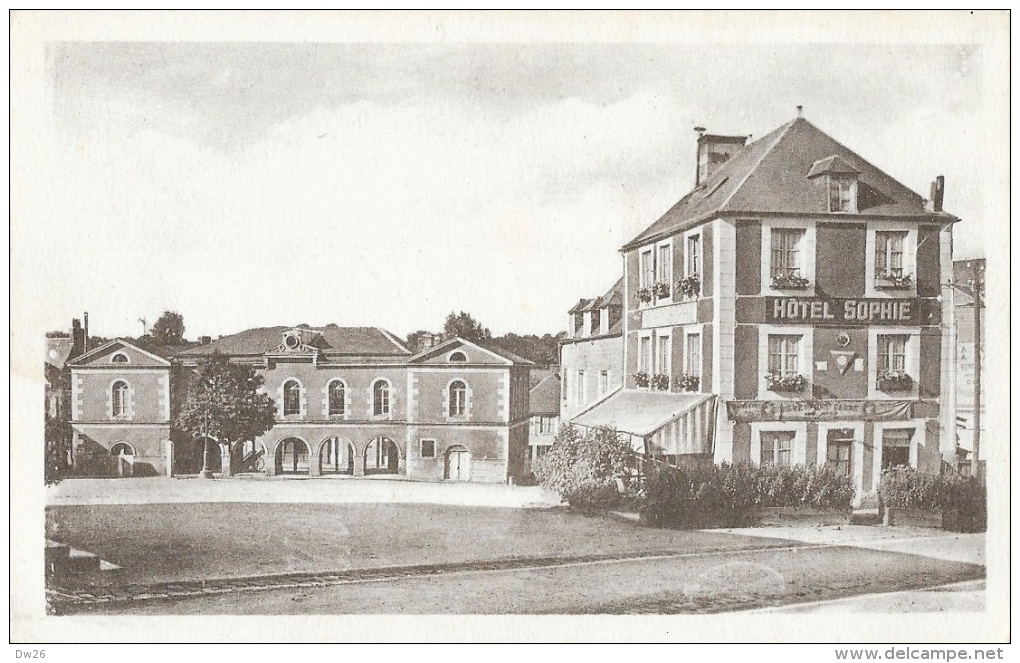 Briouze (Orne) - Place Du Marché, La Salle Des Fêtes Et L'Hôtel Sophie - Carte CAP N°L.L. 1, Non Circulée - Briouze