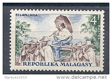 140016095  MADAGASCAR  YVERT   Nº   410/411/412/413/414/415  **/MNH - Madagascar (1960-...)