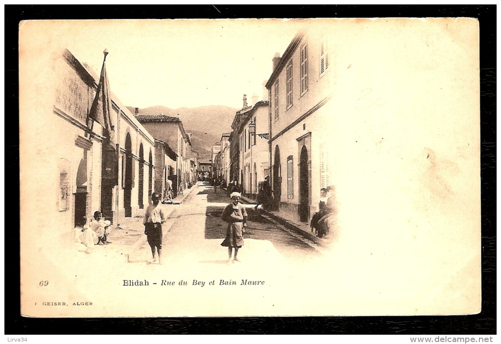 LOT 2 CPA PRECURSEUR- ALGÉRIE- BLIDA EN 1900- RUE DU BEY ET BAIN MAURE + AVENUE BIZOT- ANIMATION- 2 SCANS - Blida