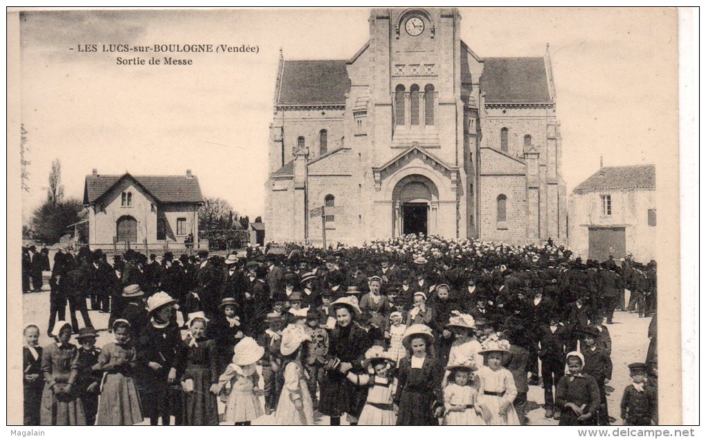 Les Lucs Sur Boulogne : Sortie De Messe - Les Lucs Sur Boulogne