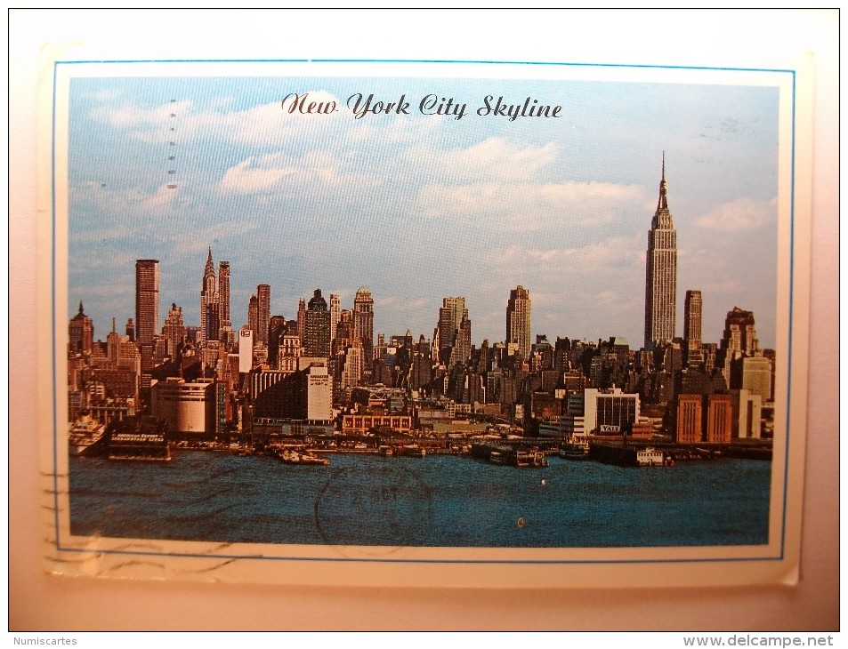 Carte Postale New York City Skyline ( Oblitéré 1988 + Timbre 25 Cents) - Mehransichten, Panoramakarten