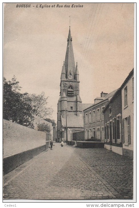 BOUSSU  L'EGLISE ET RUE DES ECOLES - Boussu