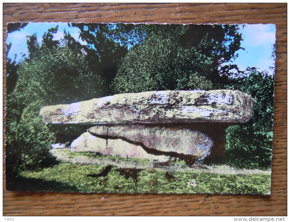 46 - Livernon : Dolmen "La Pierre Martine " - Livernon