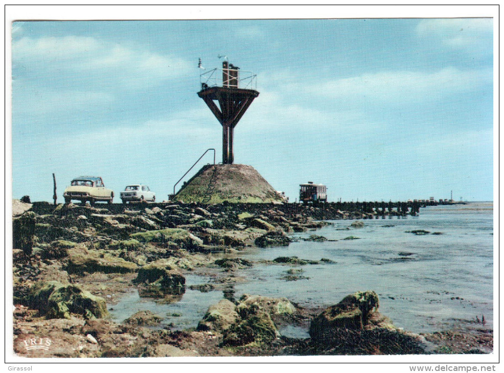 CPSM AUTO DS CITROEN FIAT ? PASSAGE DU GOIS NOIRMOUTIER VENDEE - Voitures De Tourisme