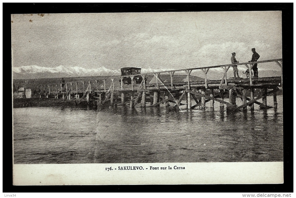 CPA ANCIENNE- MACÉDOINE- SAKULÉVO- PONT DE BOIS SUR LA CERNA- ANIMATION- VIEILLE AUTO- - Nordmazedonien