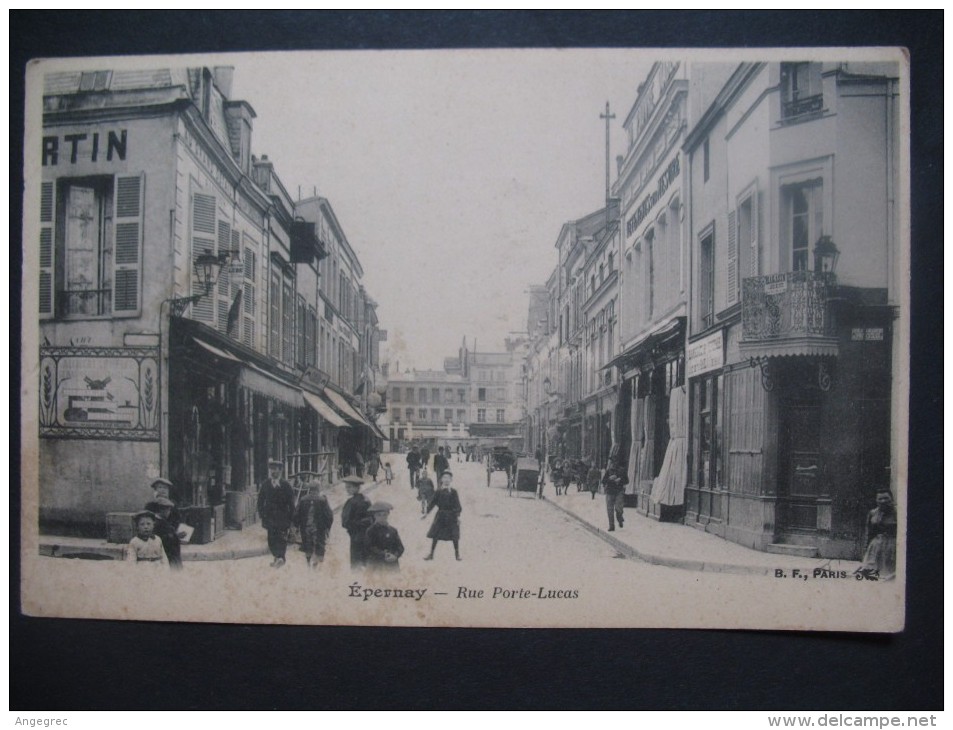 CPA   Epernay    " Rue Porte-Lucas " - Epernay