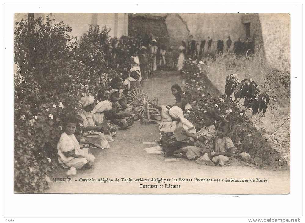 MAC.0028/ Meknès - Ouvroir Indigène De Tapis Berbères Dirigé Par Les Soeurs Franciscaines - Tisseuses - Meknès