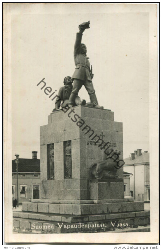 Vaasa - Suomen Vapaudenpatsas - Kriegerdenkmal - Rautakauppa Osakeyhtlo Teräs - Foto - Keine AK-Einteilung - Finlandia