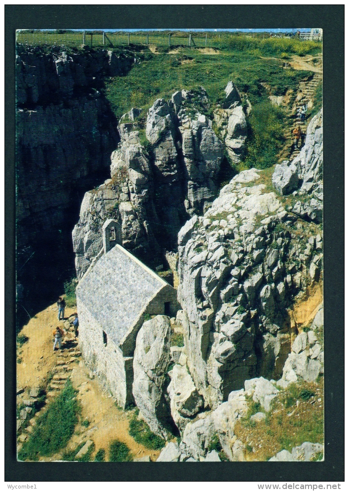 WALES  -  Bosherton  St Govan's Chapel  Unused Postcard - Pembrokeshire