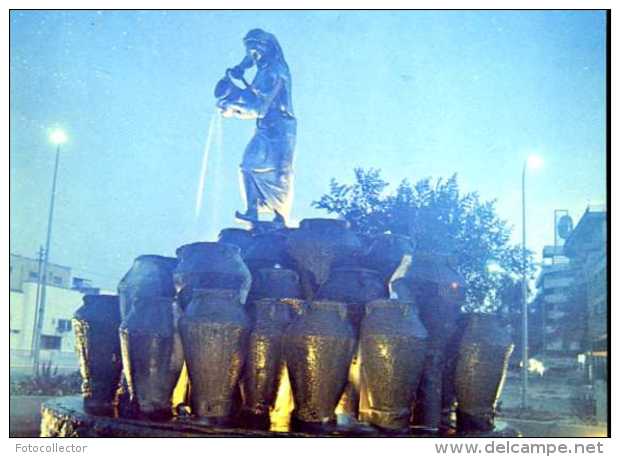 Iraq : Statue Kuhrumana Baghdad - Irak