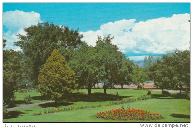 Canada Beautiful Park Along Thompson River Kamloops British Columbia - Kamloops