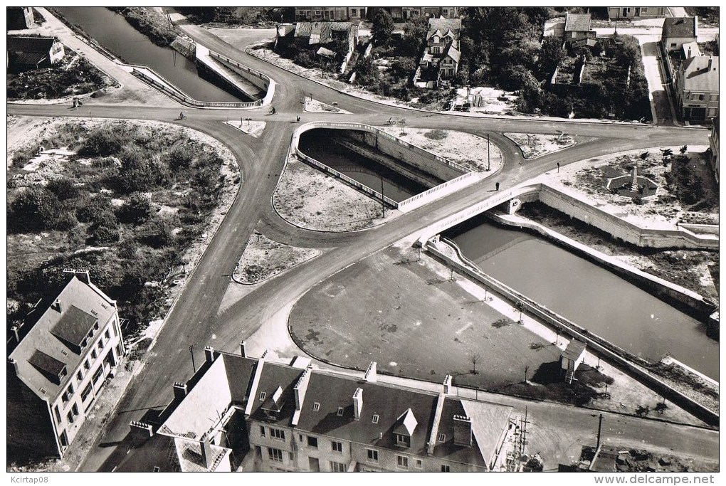 LE CHESNE . Vue Aérienne . Le Chesne En Reconstruction . Les Ponts En X . - Le Chesne