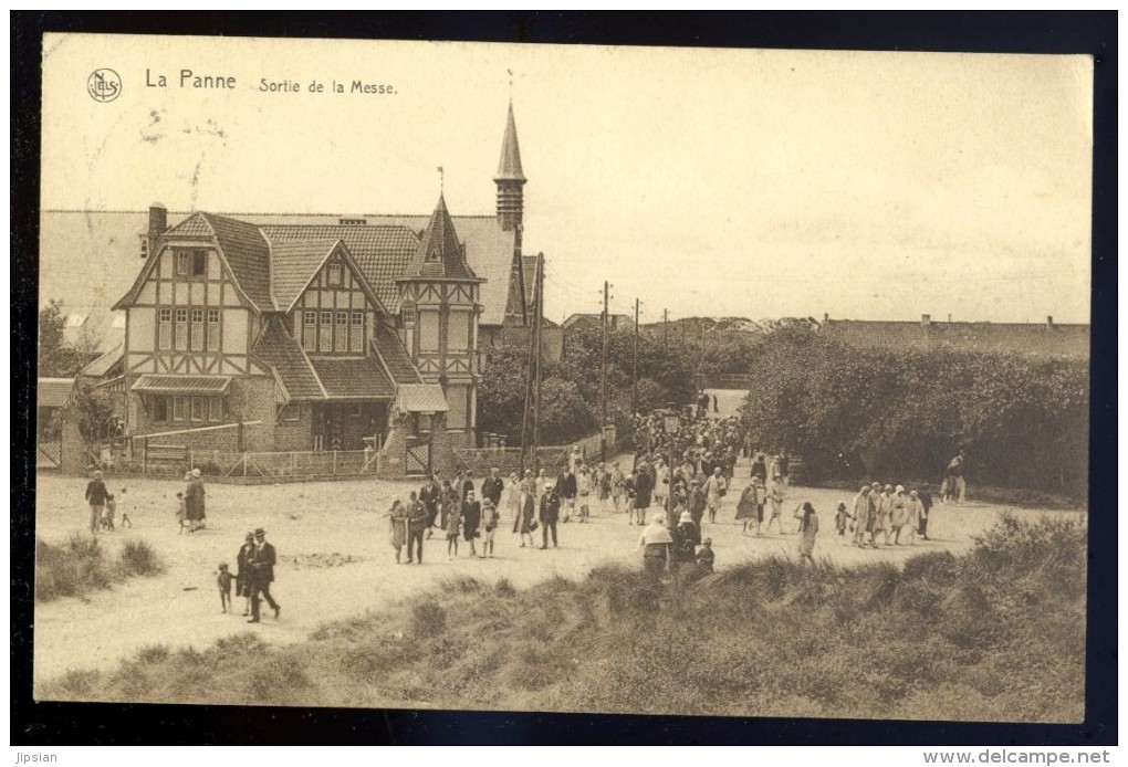 Cpa De Belgique La Panne  Sortie De La Messe      LIOB27 - De Panne