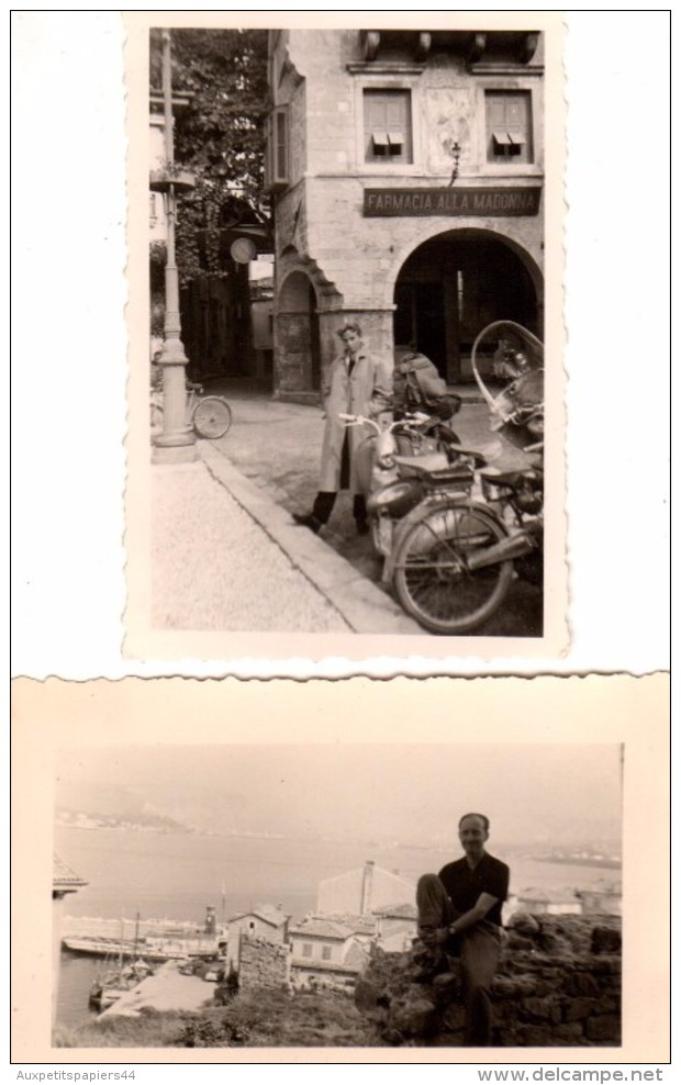 Photo Originale Italie - Vacances 1957 - Scooter, Vélo Et Mobylette à L'Italienne Devant La Farmacia Alla Madonna Et Vue - Cyclisme