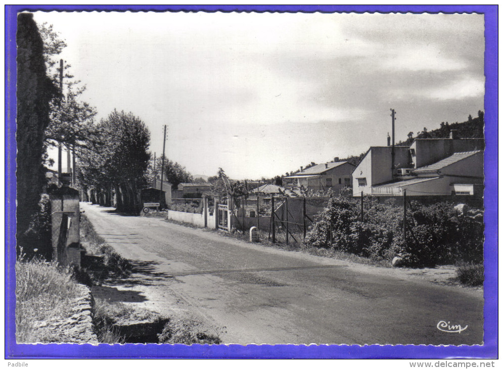 Carte Postale 83. La Roquebrussanne Villas Quartier Des Aires   Très Beau Plan - La Roquebrussanne