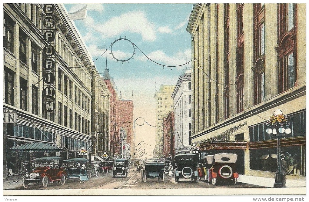 ST. PAUL, MINN. ¤ Roberts Street Looking South ¤ Animée, Emporium, Voitures Anciennes... - St Paul