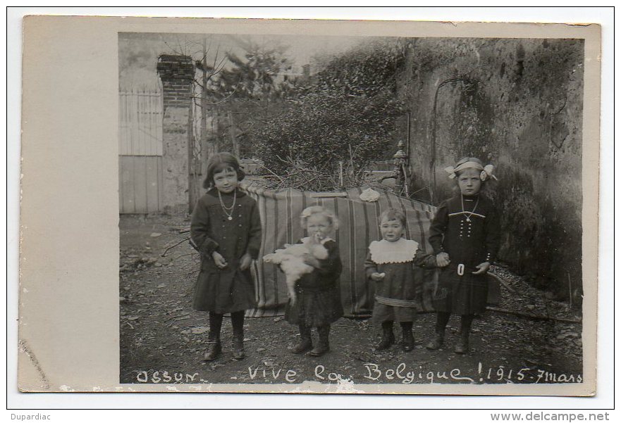 65 - Hautes Pyrénées /  Carte Photo  OSSUN :  Enfants De Réfugiés Belges. " Ossun - Vive La Belgique ! 1915 - 7 Mars " - Ossun