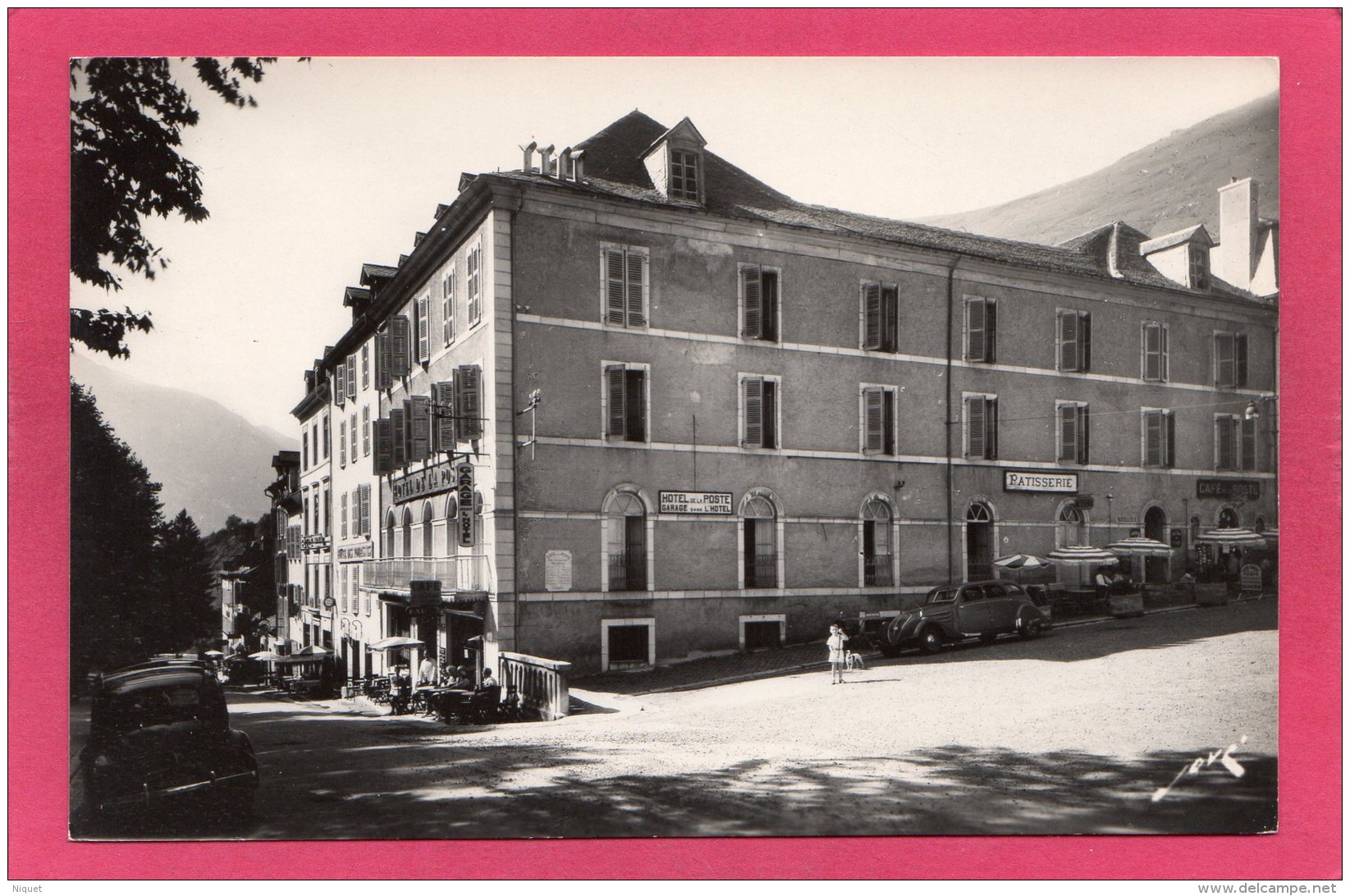 64 PYRENEES-ATLANTIQUES EAUX-BONNES, L'Hôtel De La Poste, Rue L. Barthon, Animée,  (Jové, Pau) - Eaux Bonnes