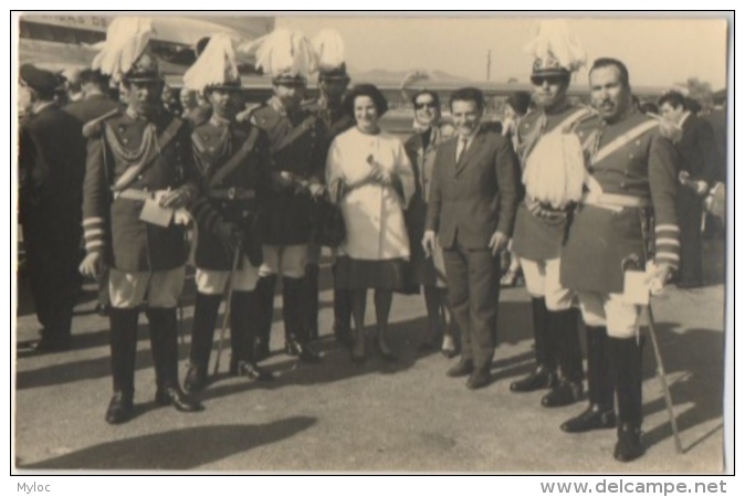 Foto/Photo. Militaires à L'Aéroport, Espagne. ?? - Guerre, Militaire