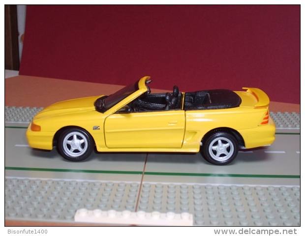 MUSTANG GT De 1994 Jaune - échelle 1/24ème - Maisto