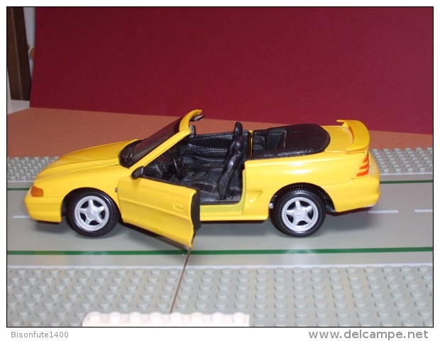 MUSTANG GT De 1994 Jaune - échelle 1/24ème - Maisto