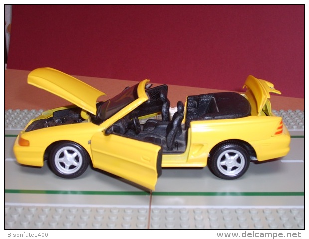 MUSTANG GT De 1994 Jaune - échelle 1/24ème - Maisto