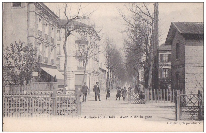 93 AULNAY Sous BOIS  Passage à Niveau Ligne De Chemin De FER Avenue De La GARE Animée - Aulnay Sous Bois