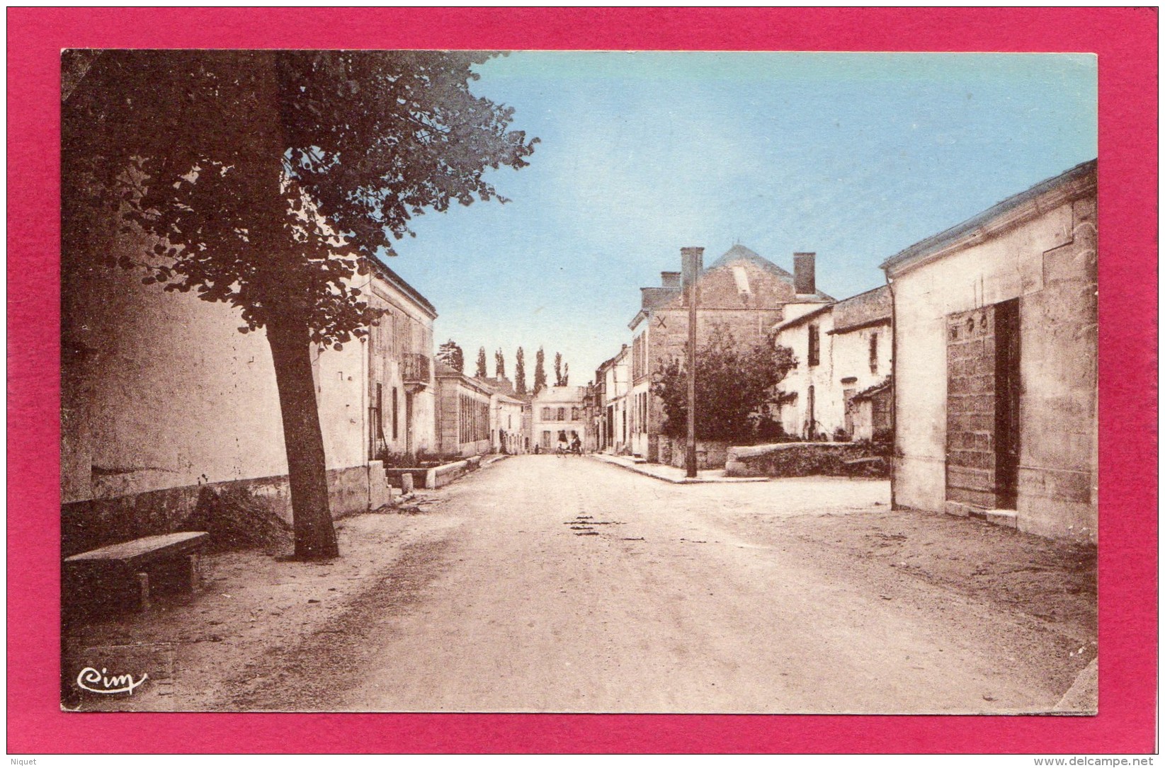 17 CHARENTE-MARITIME BRIZAMBOURG, Le Centre,  (Combier, Macon) - Autres & Non Classés