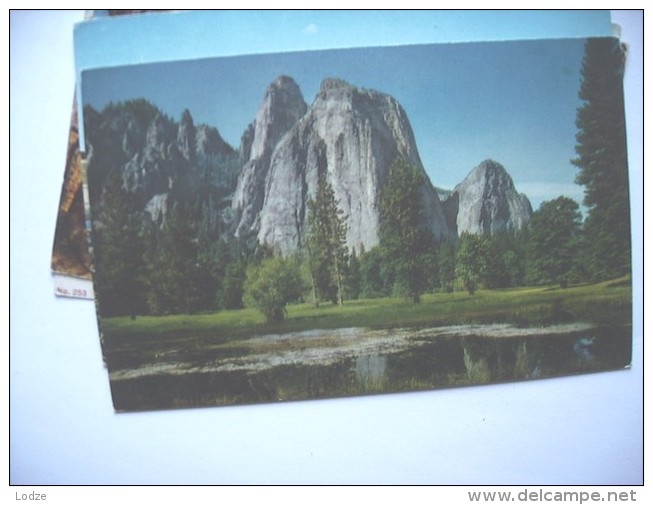 America USA CA Yosemite Cathedral Rocks - Yosemite