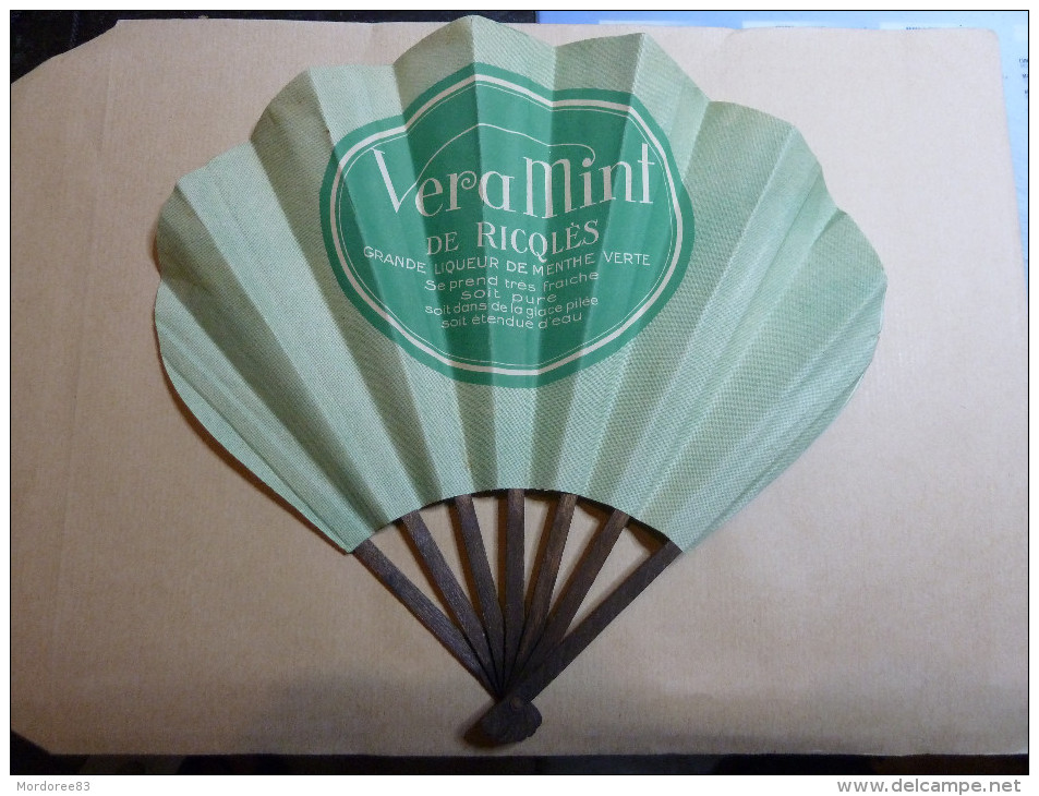 EVENTAIL PUBLICITAIRE VERA MINT DE RICQLES GRANDE LIQUEUR DE MENTHE VERTE          TDA102 - Waaier