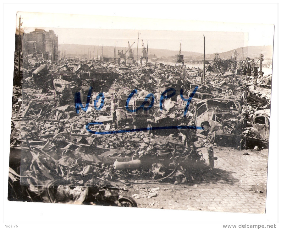 Photo Originale ROUEN WW2 - BOMBARDEMENT  1944 , DESTRUCTION ARMEE ALLEMANDE  Sur Les QUAIS  - Guerre 39/45 - War, Military