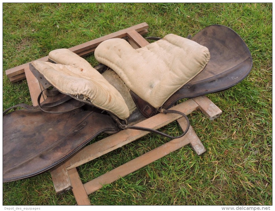 BELLE SELLE CAVALERIE ALLEMAGNE WW.2 datée 1943 ..... à voir