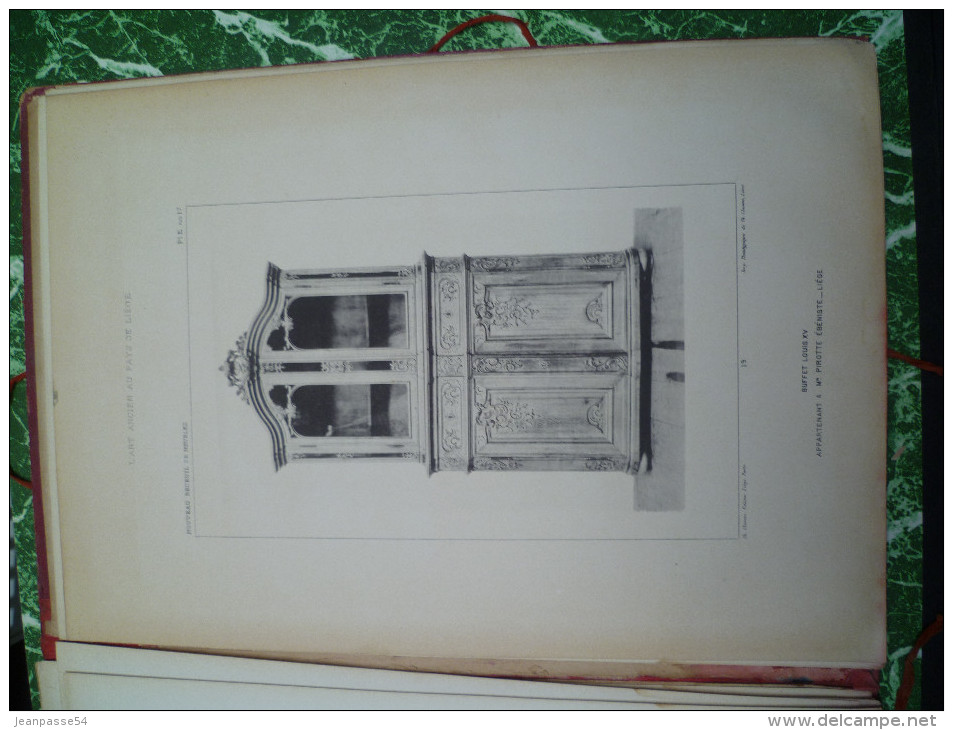 L'art ancien au Pays de Liège. Receuil de meubles. Grand portefeuilles de 30 planches.