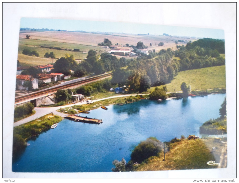 PORT-HUBLE - CHANIERS (17) Le Bac Sur La Charente Voir Les Scans Recto Et Verso. - Autres & Non Classés