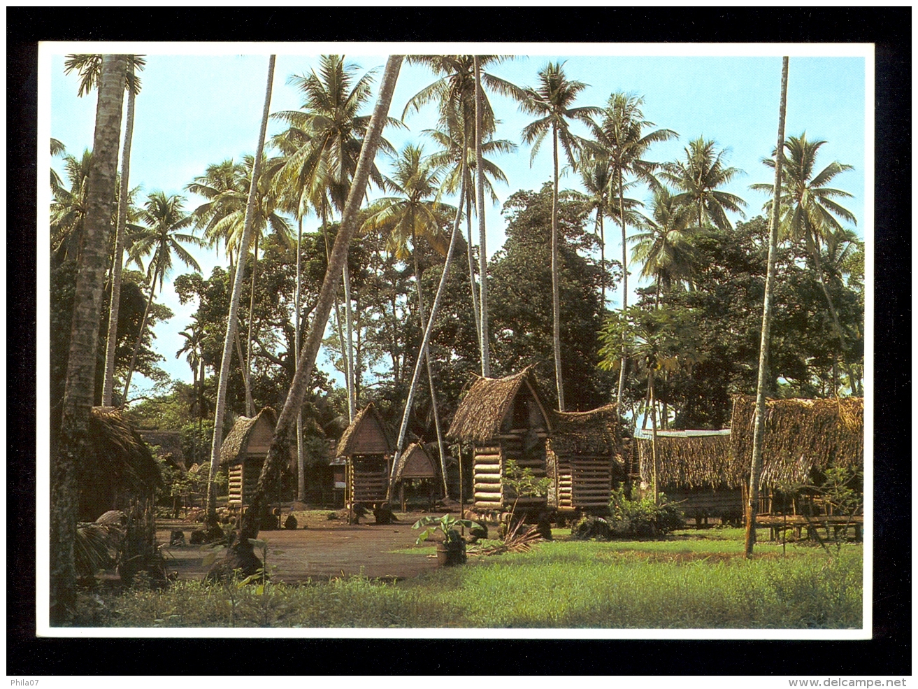 Yam Houses, Trobriand Island Village, Milne Bay Province PNG 1048 / Postcard Not Circulated - Ozeanien