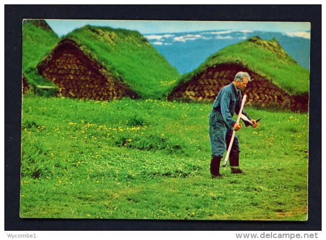 ICELAND  -  Glaumbaer  Old Turf Farm  Unused Postcard - Iceland