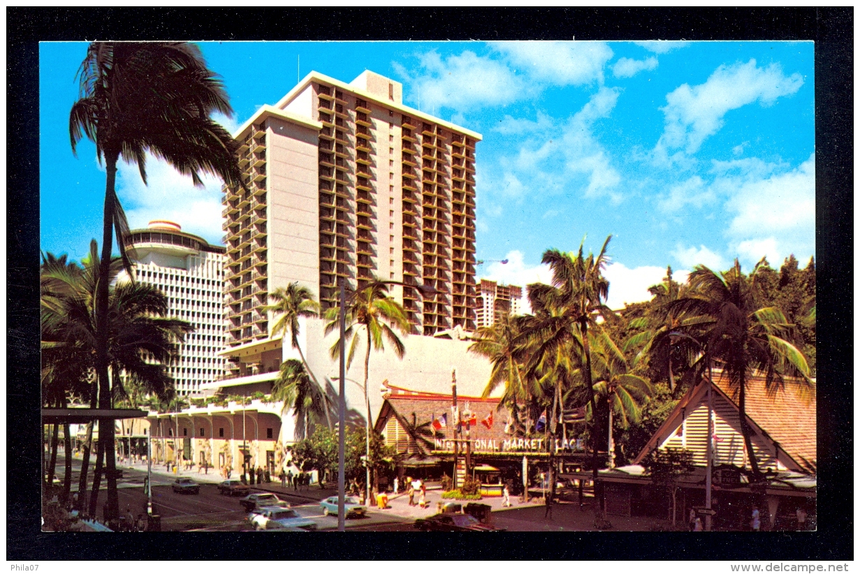 Kalakaua Avenue / Postcard Not Circulated - Honolulu