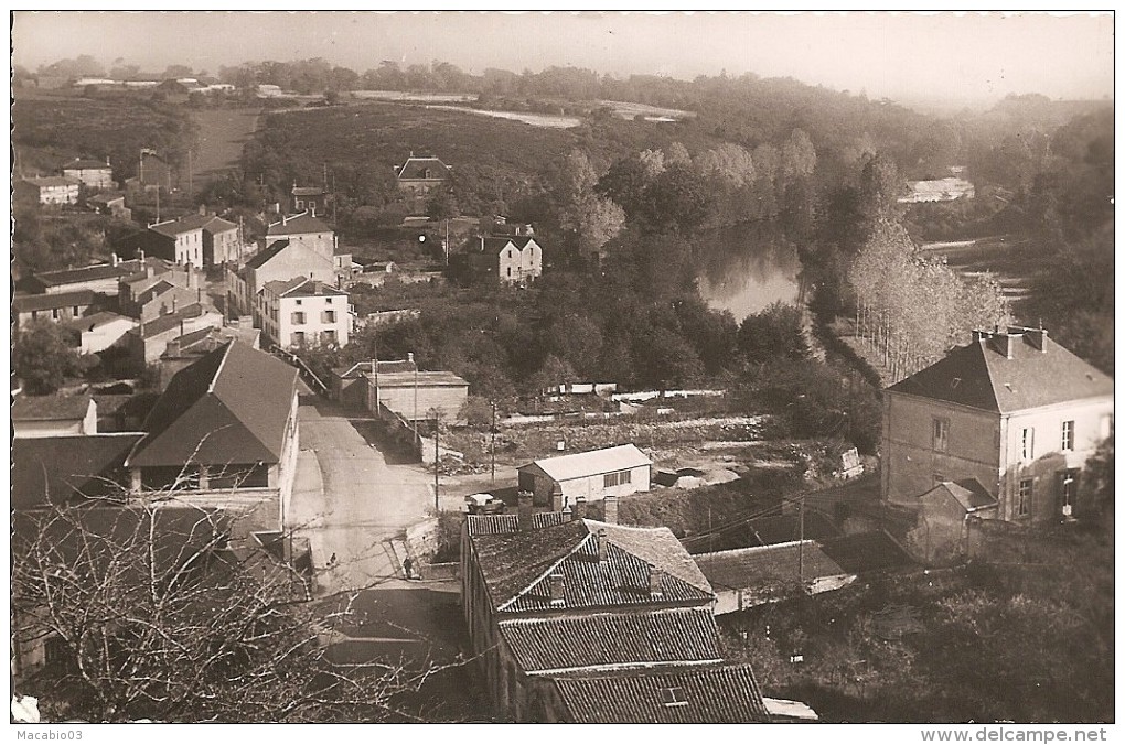 85  Vendée  :  Tiffauges  Bourg     Réf  1604 - Autres & Non Classés