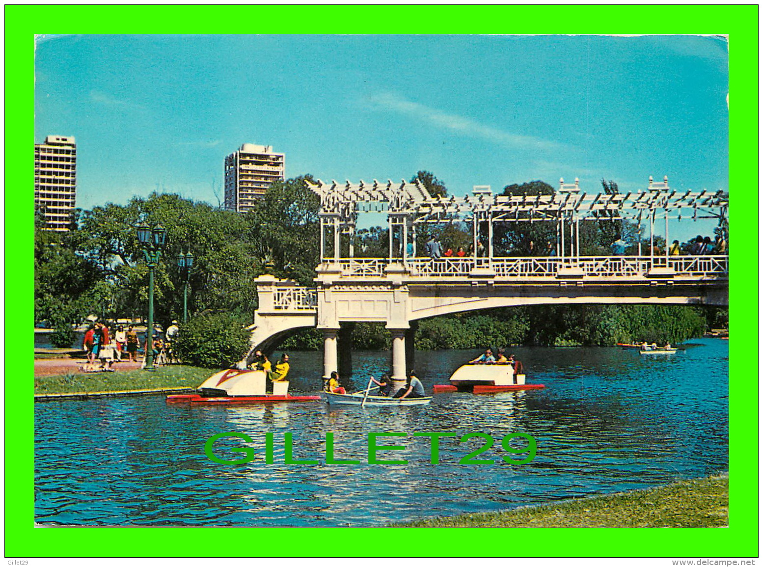 BUENOS AIRES, ARGENTINA - LAGO EN LOS JARDINES DE PALERMO - TRAVEL IN 1972 - - Argentine