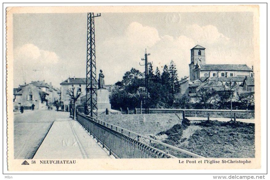 Cpa   Neufchateau   Le Pont Et L'Eglise St-Christophe       BE - Neufchateau