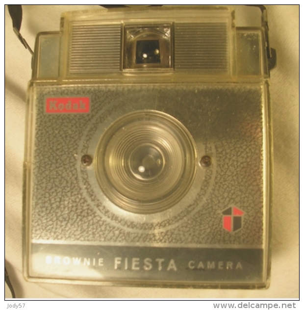 KODAK FIESTA - BROWNIE CAMERA - ANNI '60 - FUNZIONANTE - VINTAGE - Macchine Fotografiche