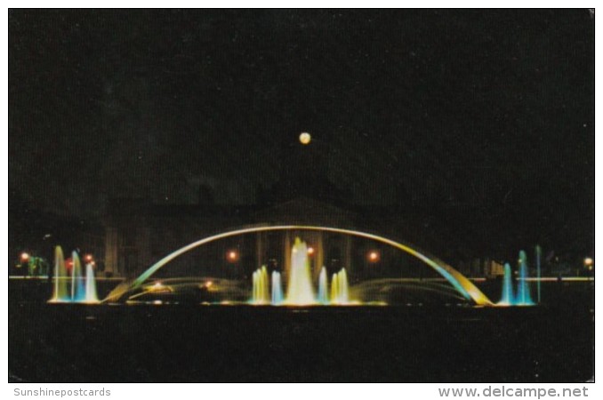 Canada Illuminated Fountain In Confederation Park In Front Of City Hall Kingston Ontario - Kingston