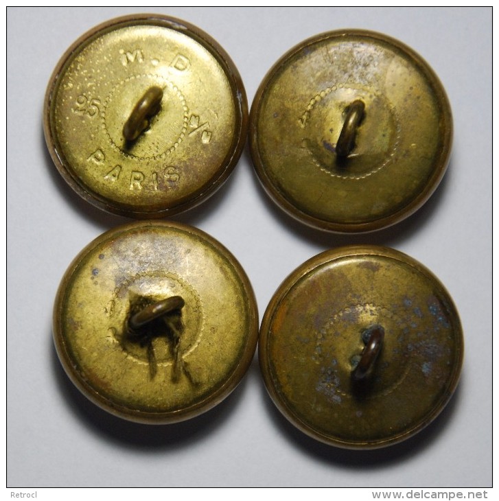 Lot Of 4 Bottons - M.D. PARIS And Unknown Mark - 25 Mm Diameter - Buttons