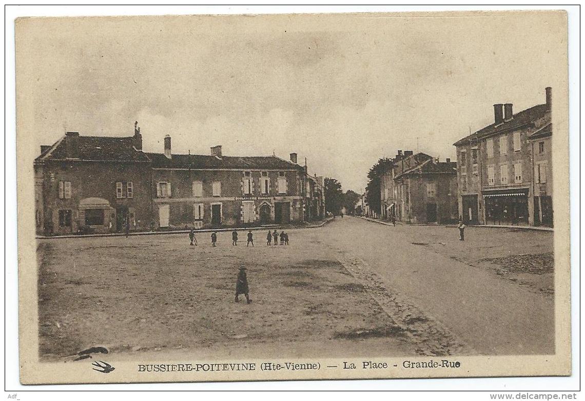 CPSM ANIMEE BUSSIERE POITEVINE, ANIMATION SUR LA PLACE, GRANDE RUE, HAUTE VIENNE 87 - Bussiere Poitevine