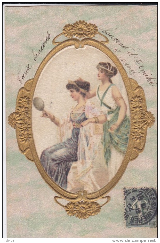 FEMMES Dans Un Médaillon---intérieur Genre Soie--carte Gaufrée---voir 2 Scans - Femmes