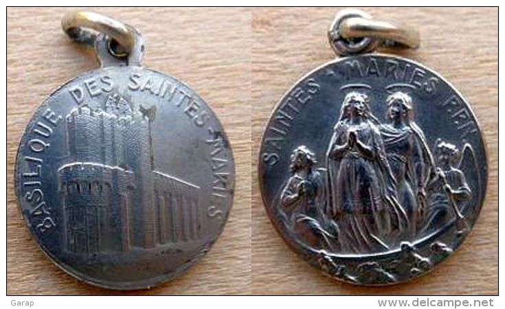 Mada-818 Médaille Ancienne En Ag(poinçon) Les Saintes Maries - Religion & Esotérisme