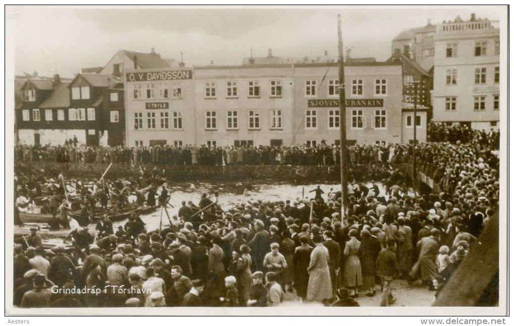 Føroyar/Færøerne: Grindadráp (Whale Hunting) í Tórshavn - Not Circulated. (H. N. Jacobsens Bókhandil - Tórshavn) - Färöer