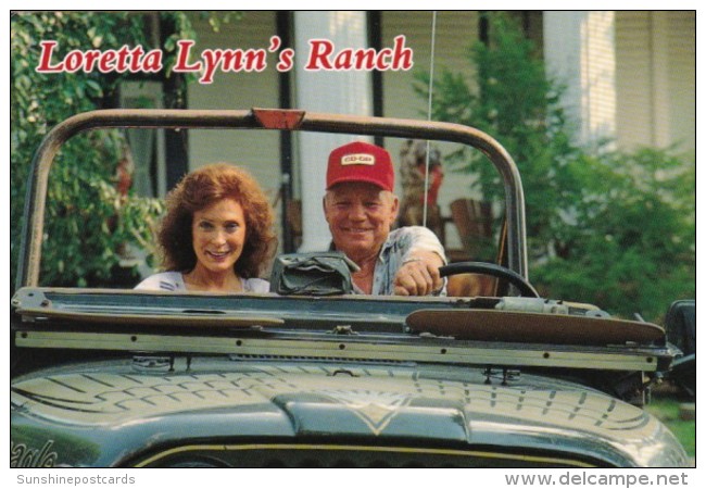 Loretta Lynn In Golden Eagle Jeep Hurricane Mills Tennessee - Nashville