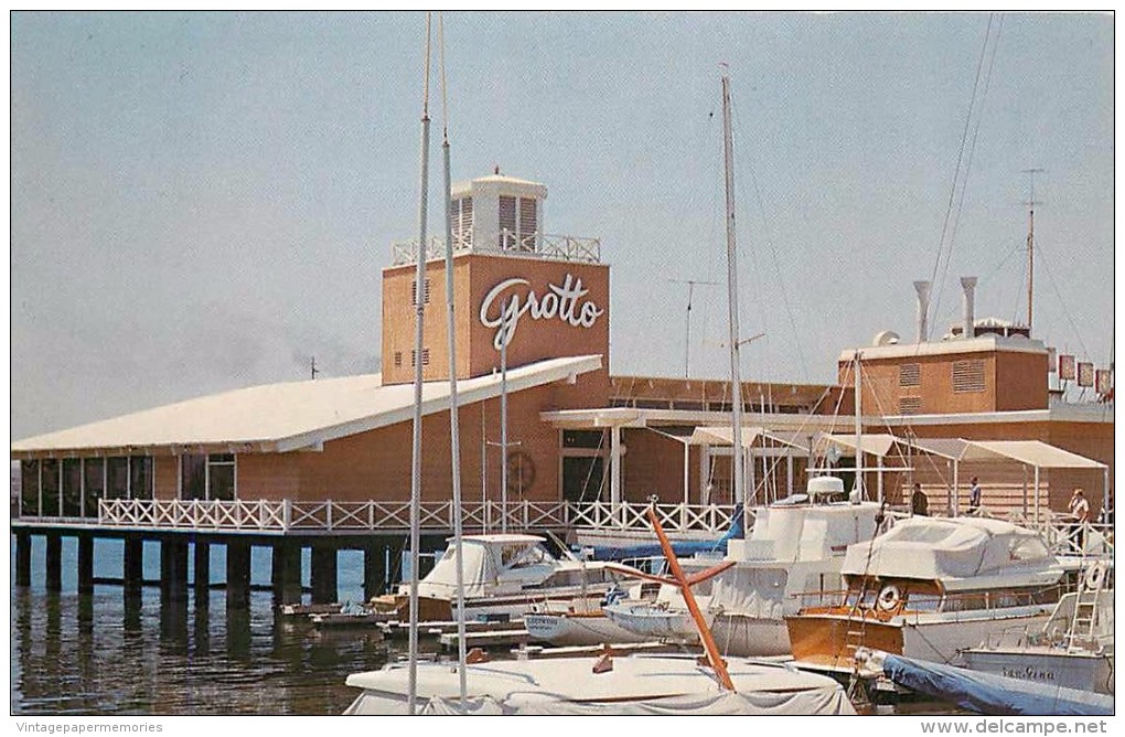 182743-California, Oakland, Jack London Square, Grotto Seafood Restaurant, Mike Roberts No SC11755 - Oakland