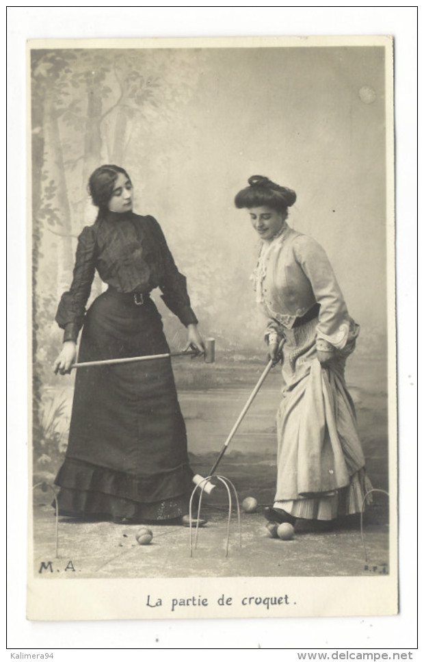 LA  PARTIE  DE  CROQUET  ( Jeu Du Croquet Avec Femmes 1900 ) /  CPA  PRECURSEUR - Andere & Zonder Classificatie